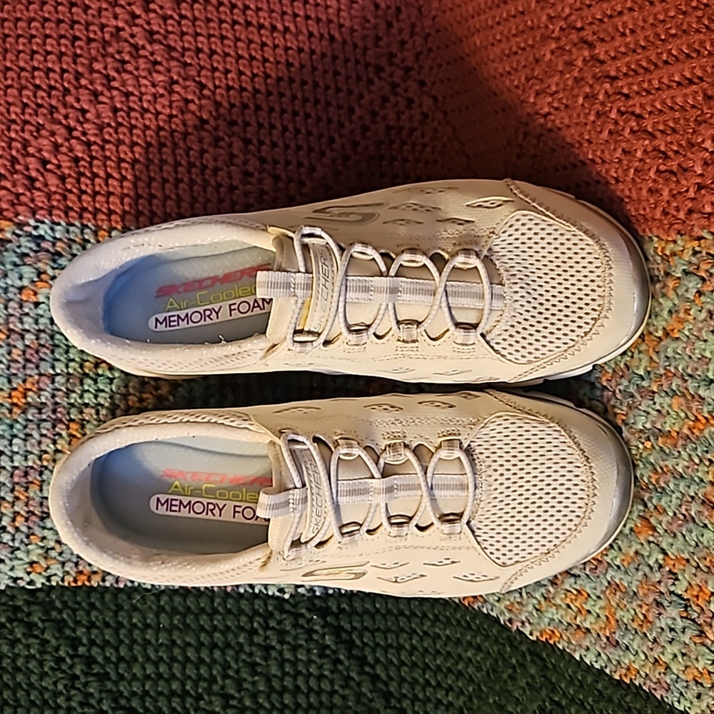 Skecher shoes